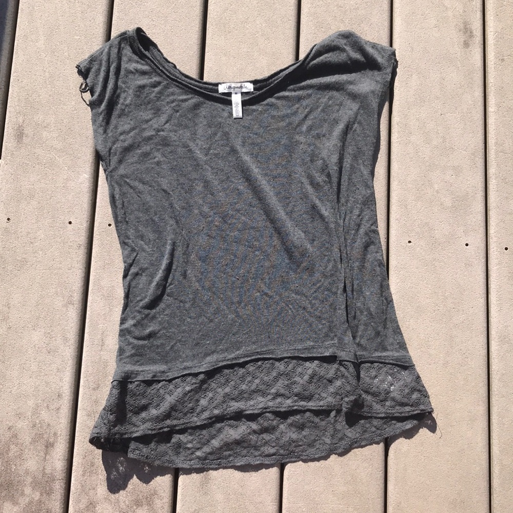 Aeropostale grey no sleeve top with lace on bottom